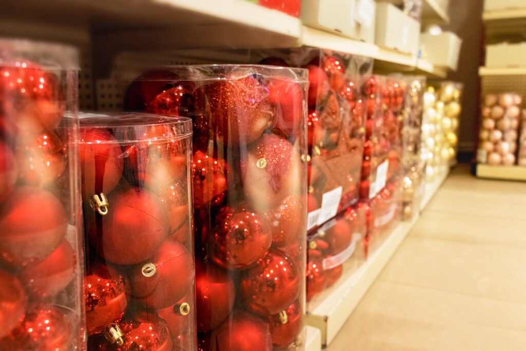 Bulk Christmas Ball Supply for Seasonal Importer Stable delivery during peak holiday procurement